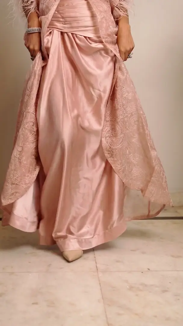 FEATHERED ROSÈ 5